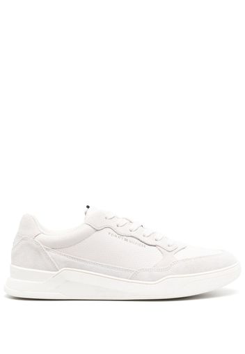 Tommy Hilfiger logo-engraved suede sneakers - Nude
