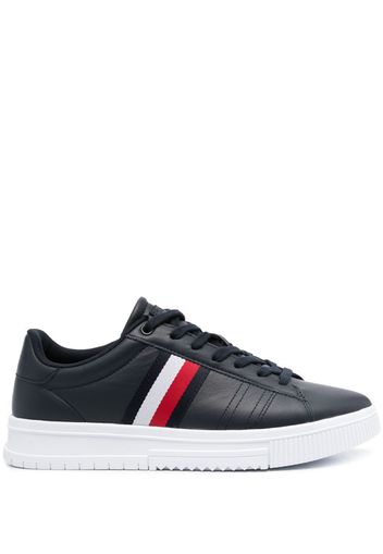 Tommy Hilfiger stripe-detail lace-up sneakers - Blau