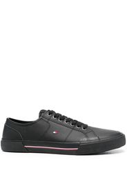 Tommy Hilfiger embroidered logo vulcanised low-top sneakers - Schwarz