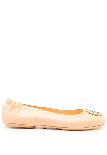 Tory Burch logo-plaque ballerina shoes - Nude