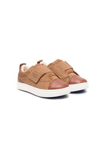 UGG Kids touch-strap debossed-logo sneakers - Braun