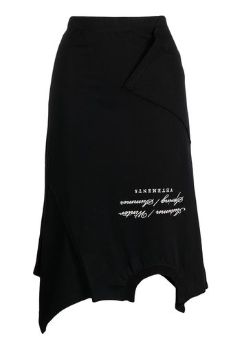 VETEMENTS asymmetric-hem logo-embroidered skirt - Schwarz