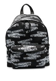 VETEMENTS logo-print backpack - Schwarz