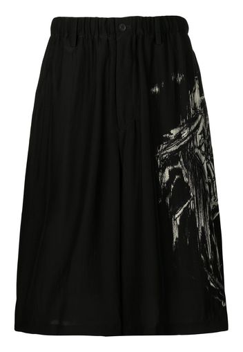 Yohji Yamamoto graphic-print bermuda shorts - Schwarz