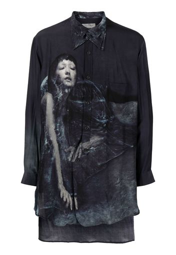 Yohji Yamamoto graphic print longline shirt - Blau