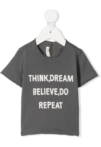 Zhoe & Tobiah T-Shirt mit Slogan-Print - Grau