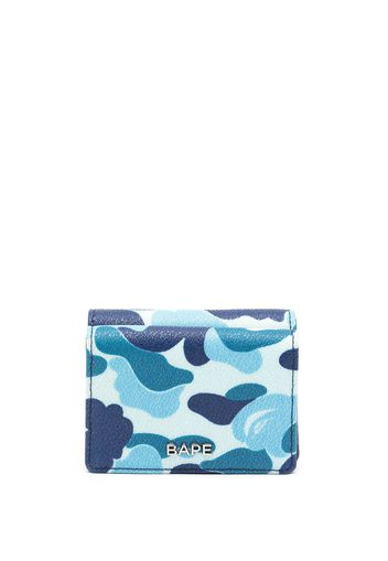 A BATHING APE® logo-plaque camouflage leather wallet - Blu