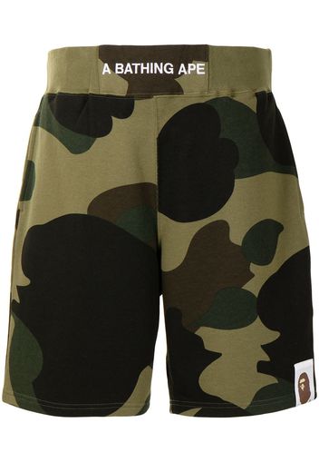 A BATHING APE® elasticated waist cargo shorts - Verde