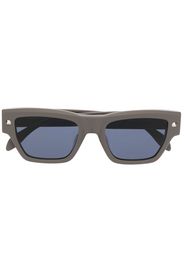 Alexander McQueen Eyewear engraved-logo arm sunglasses - Marrone