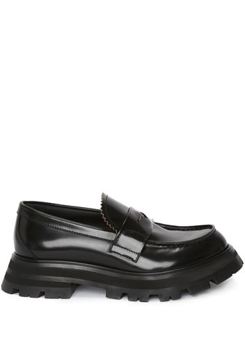 Alexander McQueen embroidered-logo detail loafers - Nero