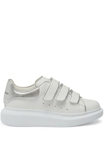 Alexander McQueen Sneakers con strappo oversize - Bianco