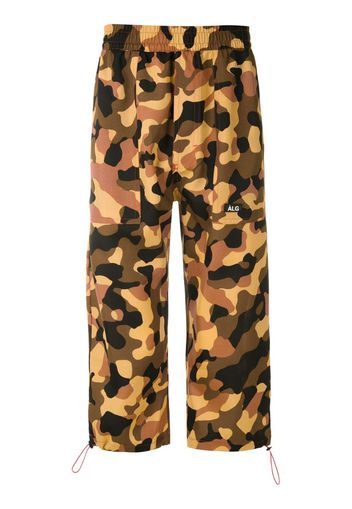 Pantaloni crop Oxford con stampa camouflage