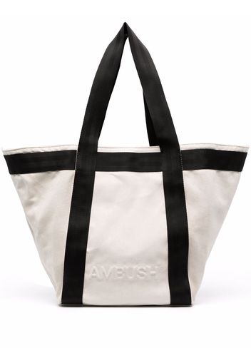 AMBUSH Borsa tote con logo goffrato media - Toni neutri