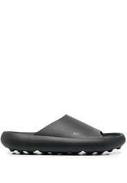 AMBUSH Sandali slides con logo tono su tono - Nero