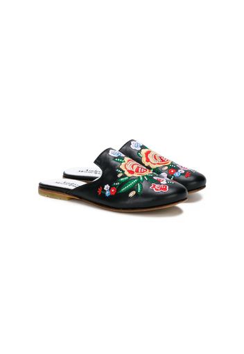 Slippers con fiori ricamati