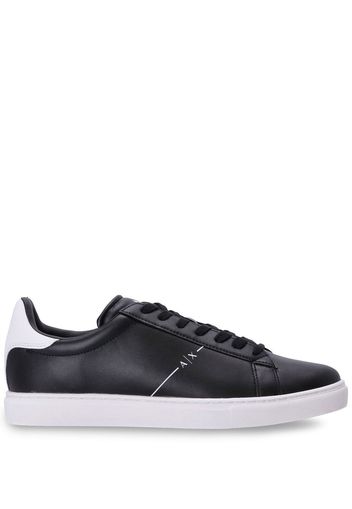 Armani Exchange logo-embossed low-top sneakers - Nero