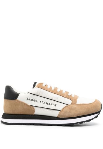 Armani Exchange panelled logo-print trainers - Toni neutri