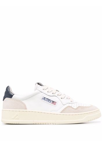 Autry logo-patch lace-up trainers - Bianco