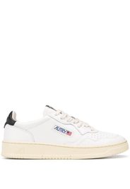 Medalist low-top sneakers