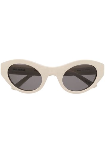 Balenciaga Eyewear monogram cat-eye frame sunglasses - Toni neutri