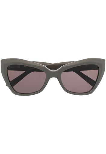 Balenciaga Eyewear logo-plaque butterfly sunglasses - Grigio