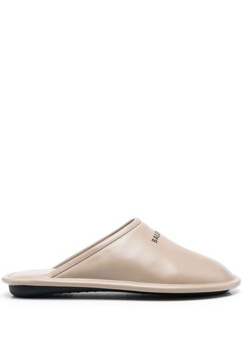 Balenciaga logo-print leather slippers - Toni neutri