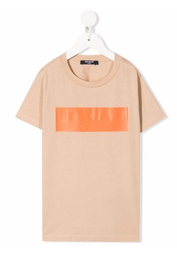 Balmain Kids embossed-logo T-shirt - Toni neutri