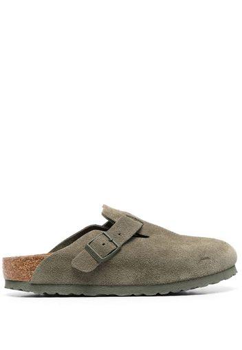 Birkenstock Boston buckle-detail suede clogs - Verde