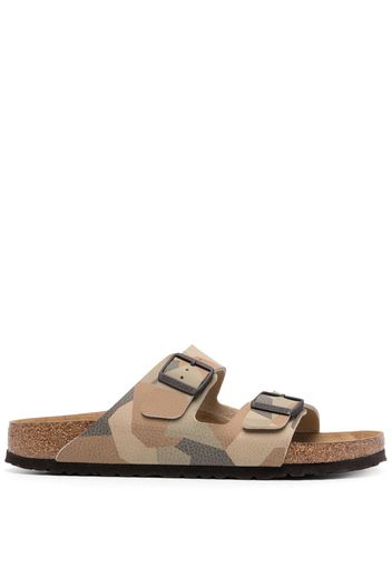 Birkenstock abstract-print slip-on sandals - Marrone