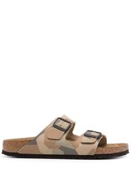 Birkenstock abstract-print slip-on sandals - Marrone