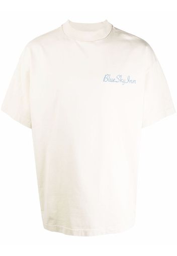 BLUE SKY INN logo-print short-sleeved T-shirt - Toni neutri