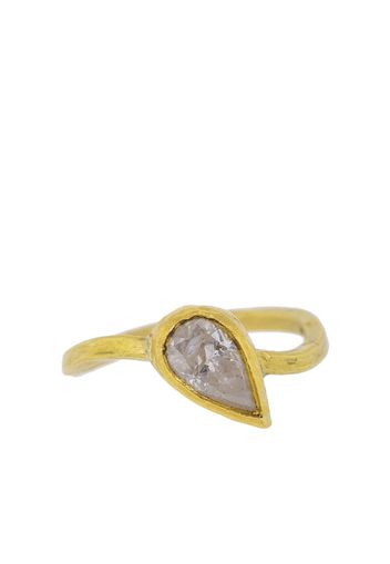 21kt and 24kt yellow gold pear-cut diamond solitaire ring