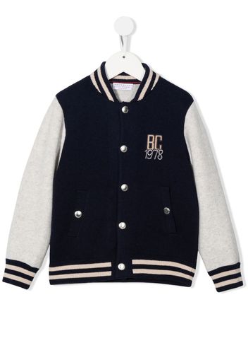 Brunello Cucinelli Kids embroidered-logo baseball jacket - Blu