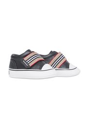 Burberry Kids Sneakers senza lacci con iconico motivo a righe - Nero