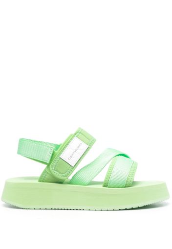 Calvin Klein Jeans logo-patch platform sandals - Verde