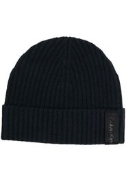 Calvin Klein ribbed-knit logo-patch beanie - Nero