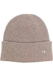 Calvin Klein logo-plaque ribbed-knit beanie - Toni neutri