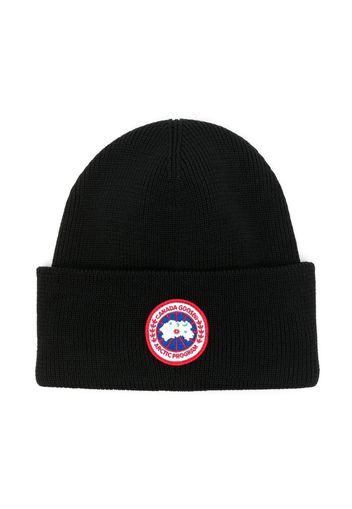 Canada Goose Kids logo-patch ribbed-knit beanie - Nero