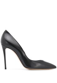 pointed toe pumps