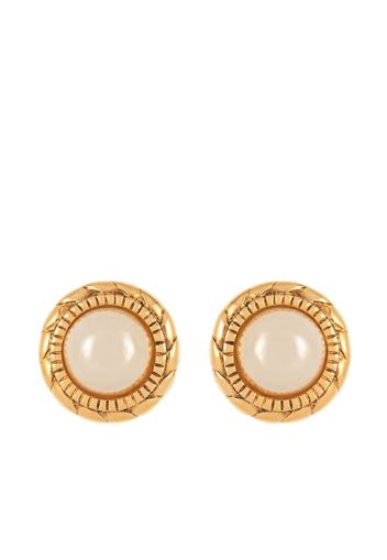 Chanel Pre-Owned 1980s pearl-embellished clip-on earrings - Oro