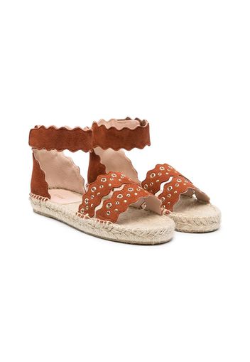 Chloé Kids eyelet-embellished suede sandals - Marrone