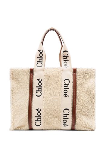 Chloé medium Woody shearling tote bag - Toni neutri