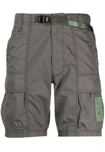 CHOCOOLATE logo-patch cotton blend cargo shorts - Verde