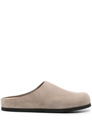 Common Projects embossed-logo leather slippers - Toni neutri