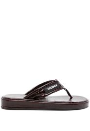 Coperni crocodile-embossed leather flip flops - Marrone
