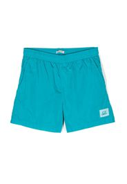 C.P. Company Kids logo-patch stretch swim shorts - Blu