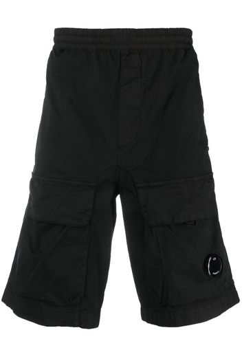 C.P. Company logo-patch cargo shorts - Nero