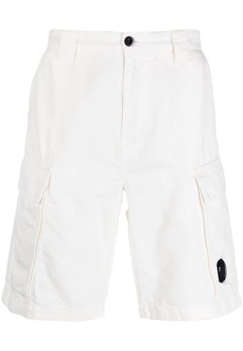 C.P. Company logo-plaque cargo shorts - Bianco