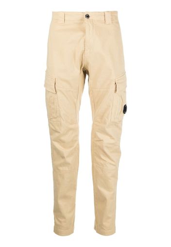 C.P. Company Lens-detail cargo tapered trousers - Toni neutri