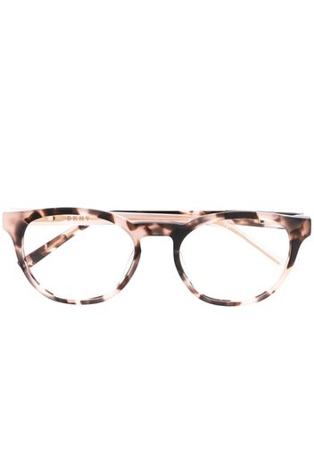 tortoiseshell effect glasses